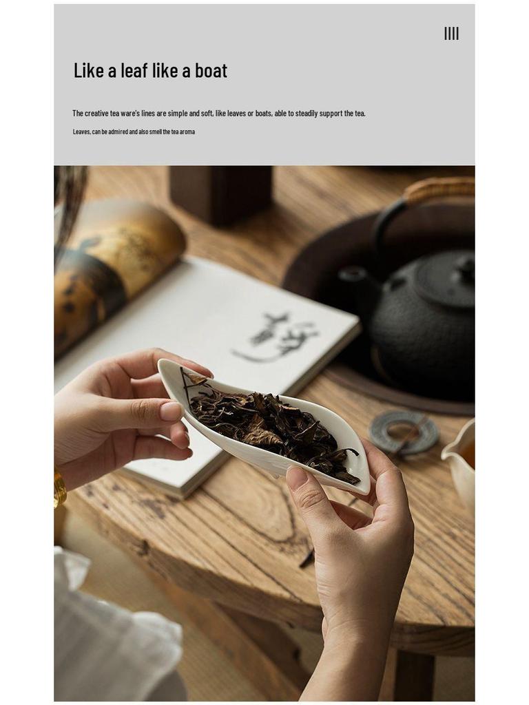 Dehua White Porcelain Tea Scoop for Pu'er Tea Ceremony – Ceramic Tea Leaf Holder and Viewing Tool.