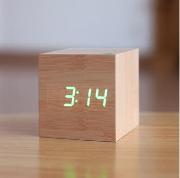 LED Wooden Clock Desktop Silent Electronic Alarm Clock Home Ornament Clock USB Dry Battery Dual-purpose Alarm Clock