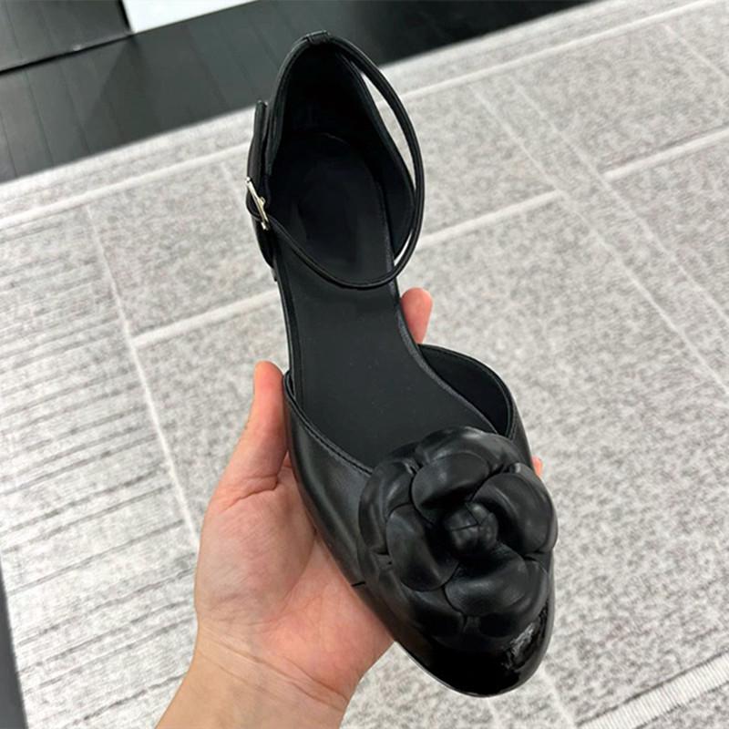 Luxury Brand Flower Designer Covered Toe Mary Jane Sandals Women Summer Fashion Hollow Low Heel Flats Soft Leather Women Shoes