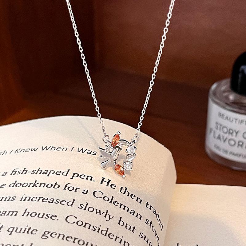 Nowy naszyjnik z diamentami w kolorze szampańskiego złota z motywem kłosa pszenicy i ptaka dla kobiet, luksusowy niszowy design, łańcuszek na obojczyk z białym gołębiem