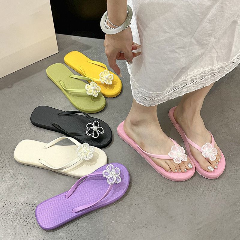 Beach Flat Bottom Pinch Foot Flower Flip-flops Female 2025 Summer Wear Sweet and Cute Cool Slippers Girl Heart Slippers