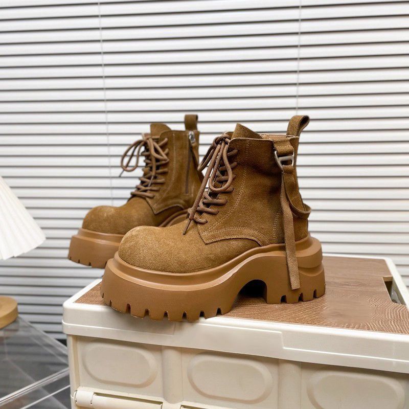 Fashion Versatile, Comfortable, Thin and Heightening Short Boots for Women's 2025 Autumn and Winter New Small Thick-soled Martin Boots for Children