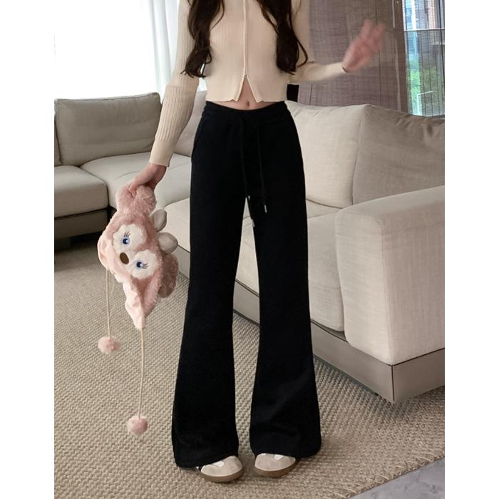 

Жіночі вельветові зимові штани кльош в американському стилі - Теплі, еластична талія, довгий дизайн, що волочиться по підлозі. Black