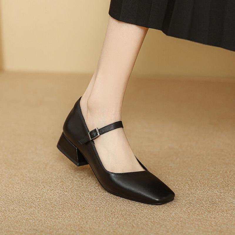 

New comfortable fashion single shoes low heel large size comfortable square heel light mouth rubber sole casual solid color four seasons small leath 39 чёрный