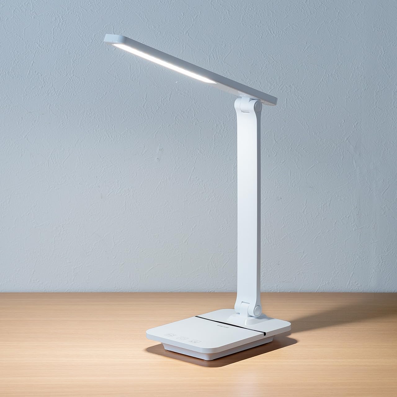 

Бездротовий настільний світильник Sanwa Direct, акумуляторний, USB, плавне регулювання яскравості 1200 люкс, з функцією тонування та дімування, 30-хвилинний таймер, світлодіодне освітлення білий