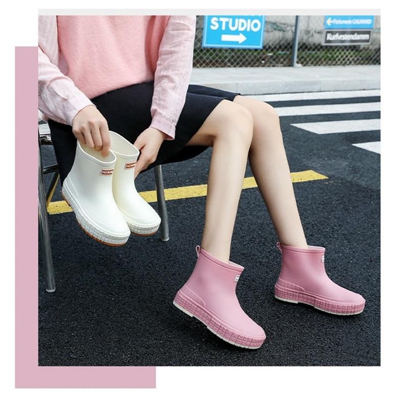 Women's Autumn And Winter Fashionable Short Tube Rain Shoes Waterproof Rubber Shoes