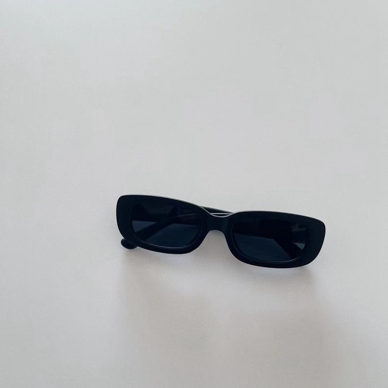 

ins style simple narrow square frame children s sunglasses foreign style boys and girls catwalk concave shape sunscreen sunglasses trend чёрный