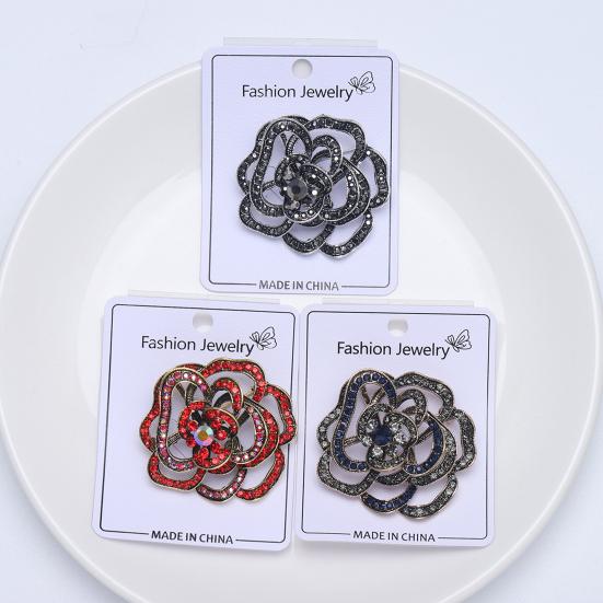 Women Brooch Hollow Flower Shape Rhinestone Anti-slip Bag Coat Collar Hat Scarf Decoration Clothes Pin Party Prom Garment Jewelry