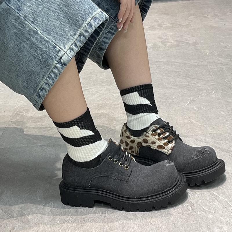 

Leopard print cloth surface damage Derby shoes for men and women with the same thick sole heightening small leather shoes Mickey big head shoes upturn 46