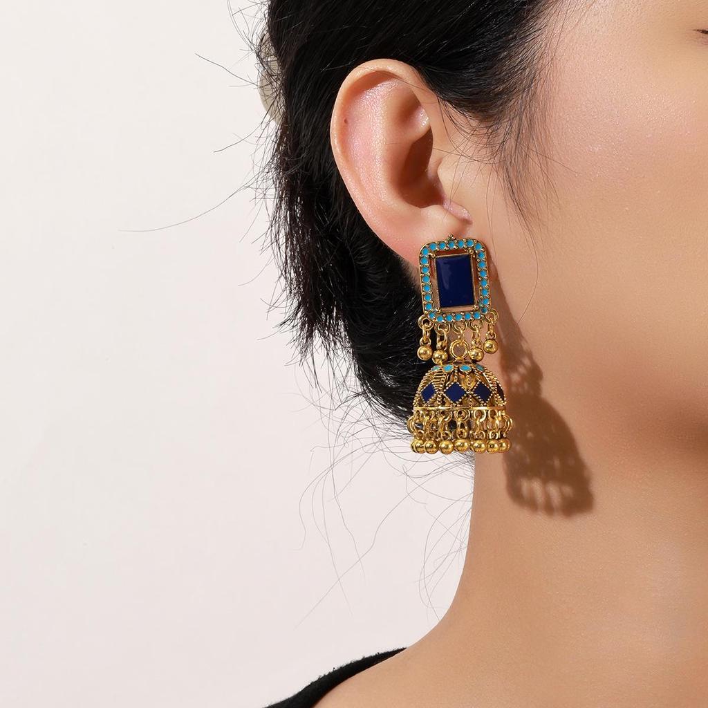 Boucles d'oreilles bohèmes rétro à pampilles avec boule de diamant incrustée