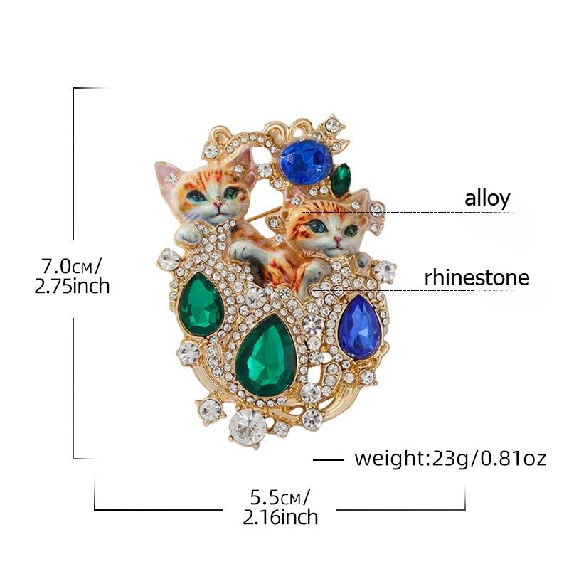 Retro dubbele kattenbroche bezet met diamanten, modieus en high-end, veelzijdig in lichte luxe, schattige diervriendelijke borstbloem, damesbroche