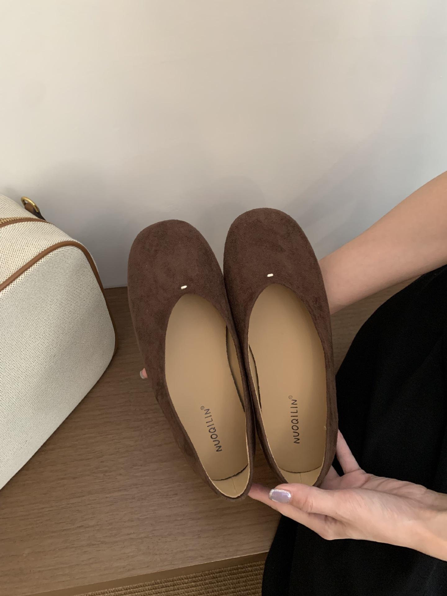 

Flat-bottomed French gentle evening shoes women s shoes 2025 new spring soft-soled soft-faced grandma shoes with skirts single shoes 35