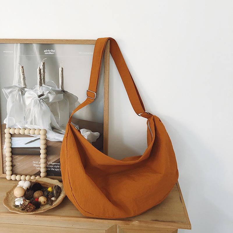 Simple Lazy Style Lightweight Nyl Dumpling Bag 2026 New Casual Versatile Messenger Bag Women's Large Capacity Shoulder Bag
