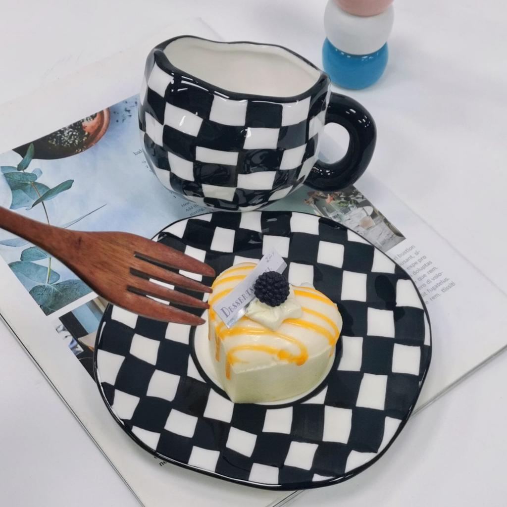 Korean Style Ceramic Mug 300ML Kawaii Cute Hand Painted Retro Coffee Cup with Saucer Milk Breakfast Teacup Dessert Dish Gift Kid