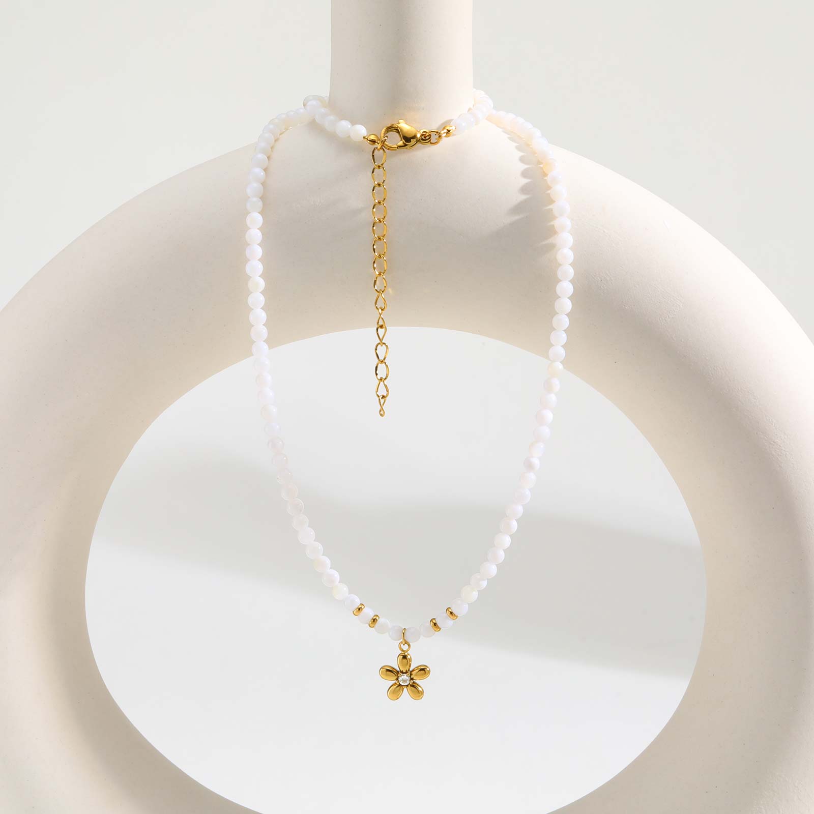 

Exquisite Gold Color Flower Pendant Necklace for Women,Stainless Steel White Imitation Pearl Bead Chain Necklaces,Trendy Jewelry