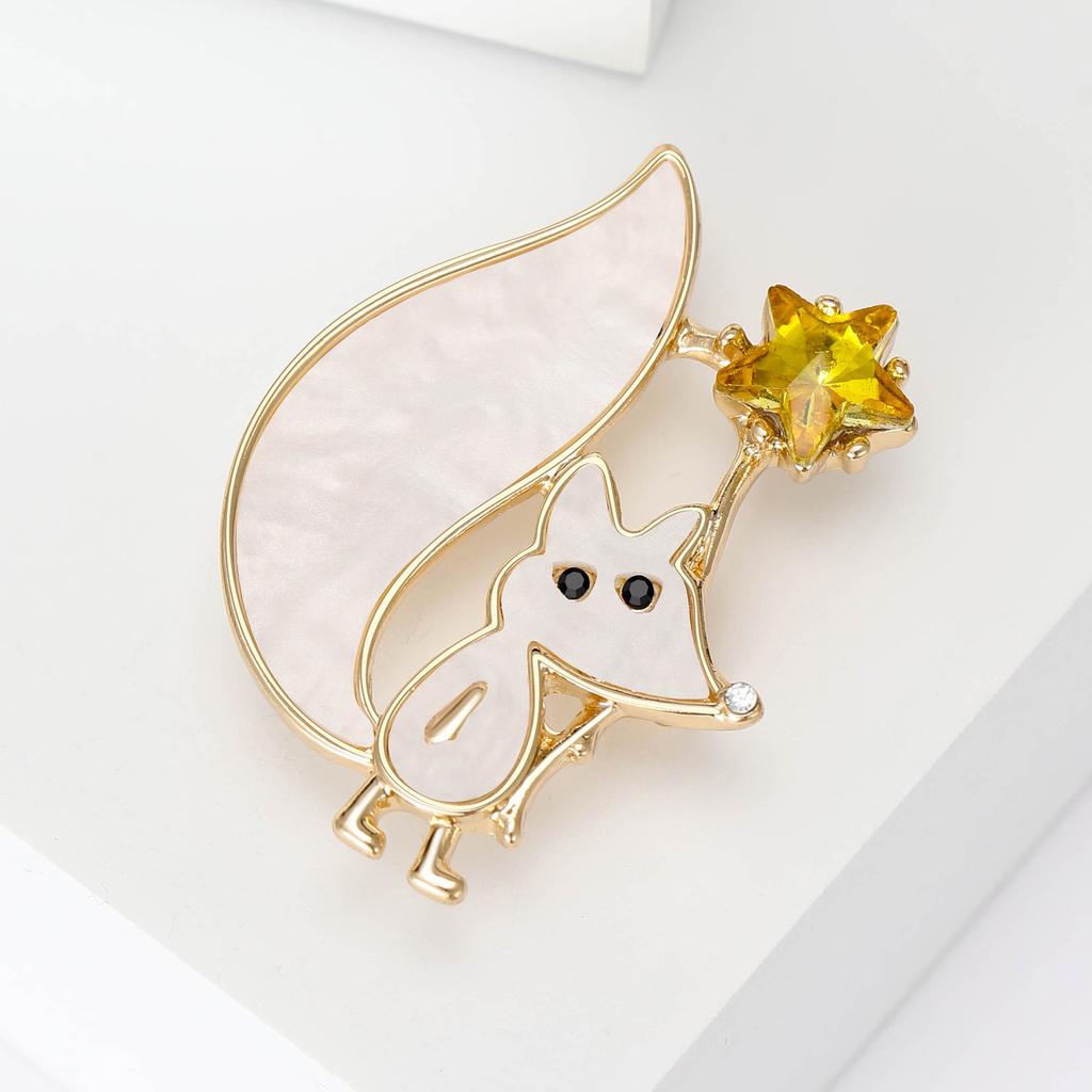 Cute Plate Fox Yellow Star Brooch Corsage Women'S Fashion High-End Temperament Accessories Pin Silk Scarf Buckle