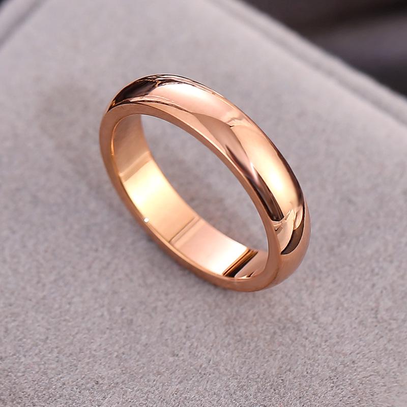 Trendy Titanstål Bredt Bånd Glatt Ring for Par – Stilig Tilbehør for Pekefingeren