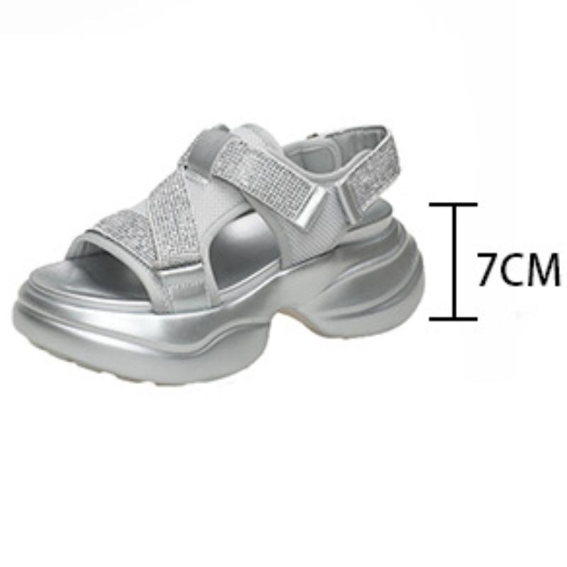 

Fujin 7 см женская летняя обувь из микрофибры, шлепанцы, пляжные сандалии на платформе на танкетке, модная удобная блестящая обувь, повседневные тапочки для улицы 35 чёрный