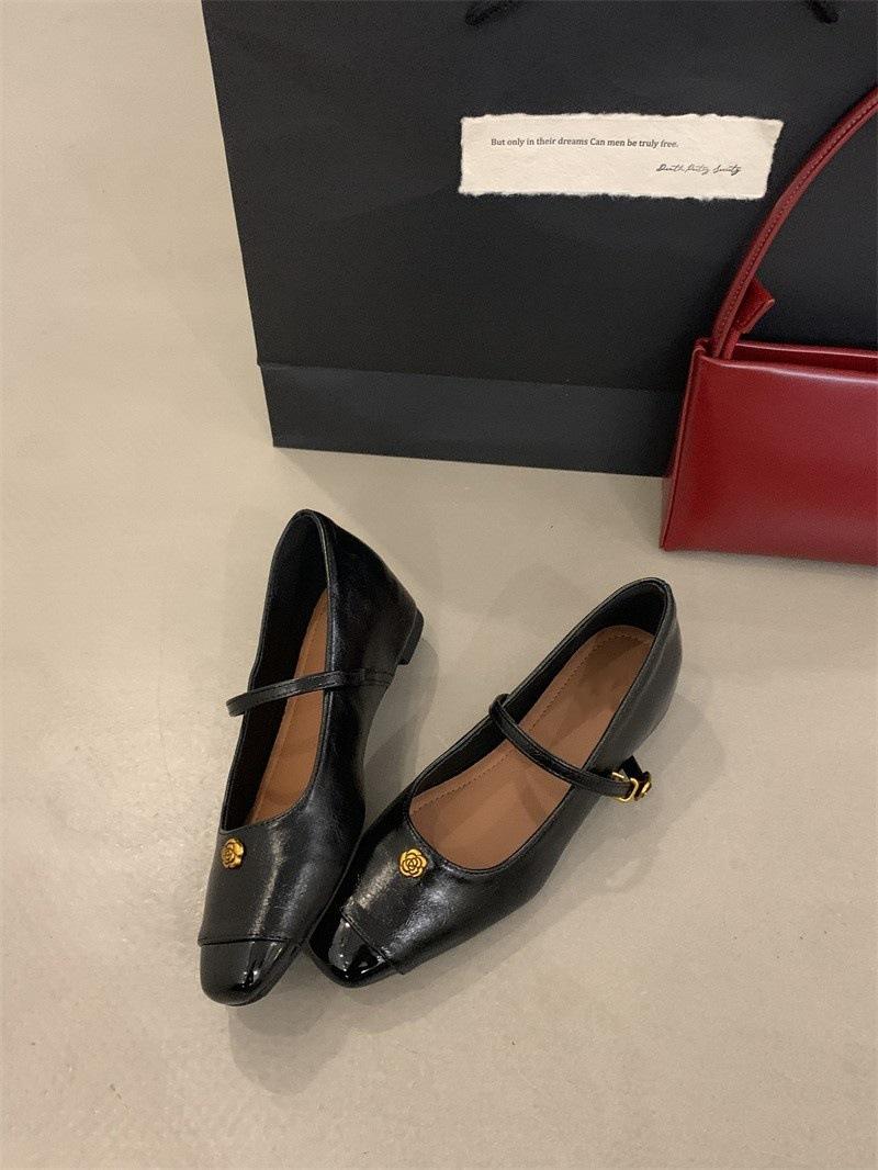 

2025 Французские туфли Мэри Джейн с внутренней высотой, увеличивающие высоту, женские туфли в стиле ретро с камелией, вечерние туфли с квадратной головкой, односложные пуговицы, маленькие кожаные туфли 35 чёрный