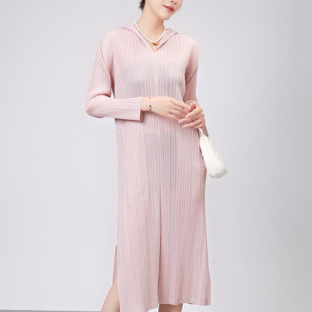 Women's Summer Casual Pleated Skirt Dress with Hood, Long Sleeves, Loose Fit, Plus Size, and High-End Slit Mid-Length Design.