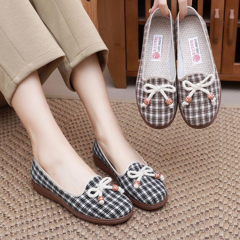 Spring and Summer Women's Singles Shoes One Foot Soft Soled Shoes Flat Bottom Anti Slip Casual Mom Shoes