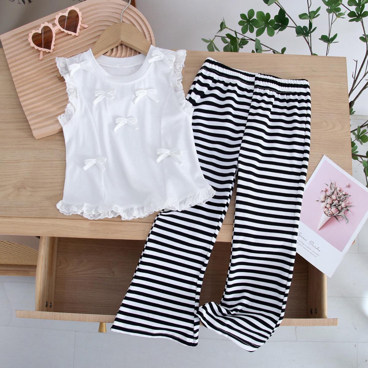 

Trendy Korean Girl s Summer Outfit: Bell-Bottom Pants and Sleeveless Bow Top Set 5Y белый