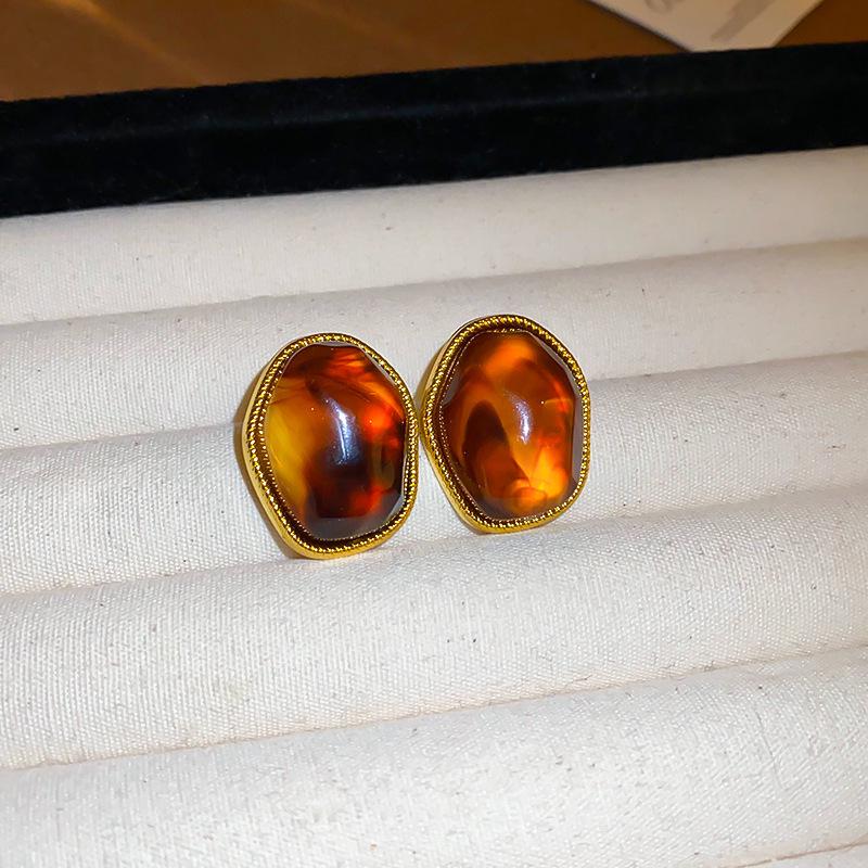 Gold Plated U-Shaped Retro Resin Ear Cuffs - Melaude Versatile Earrings for Women - Autumn/Winter Fashion Accessory