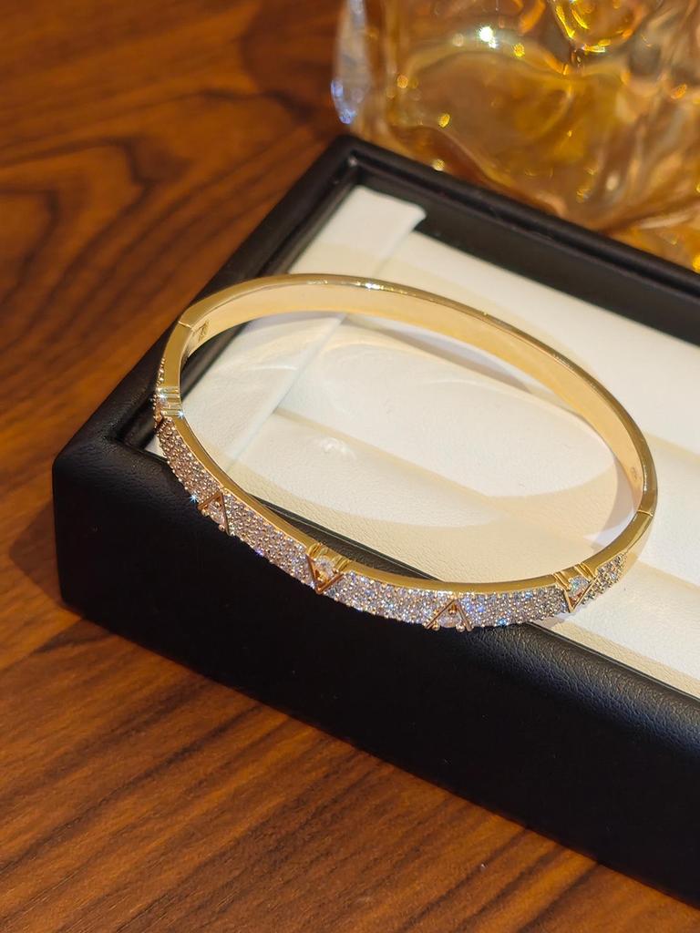 Luxurious Zircon Flower Diamond Bracelet – Elegant, Trendy, Versatile Accessory