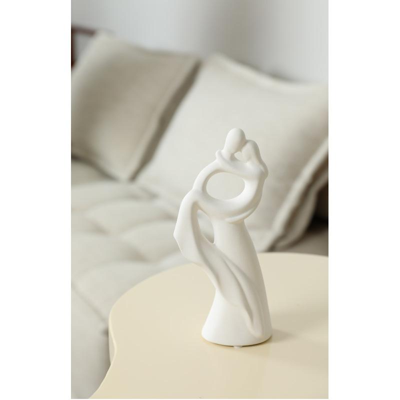 Nordic Modern Ceramic Couple Art Ornaments Home Furnishings Living Room TV Cabinet Wedding Gifts Soft Decorations