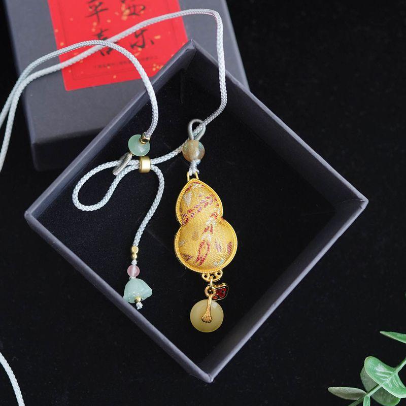 

Gold Gourd Non-Heritage Song Dynasty Brocade Silk Necklace Small Jewelry Easiest for Match Niche Style Fancy Pendant New Chinese Accessories for Women Golden Gourd