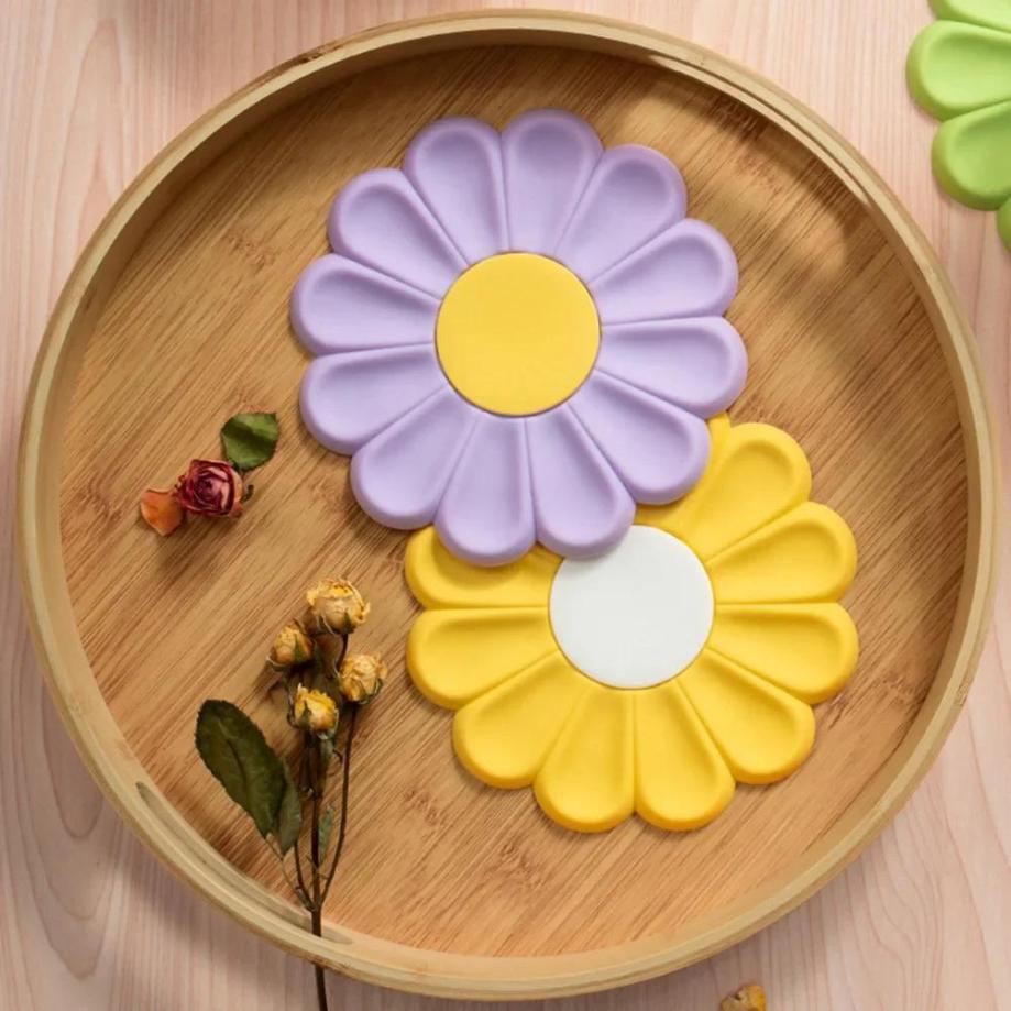 1 Pcs Daisy Shape Silicone Coaster Kitchen Table Heat Resistant Anti-scalding Mat Cup Tableware Placemat Table Decoration