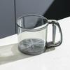 Handlicher Mehl-Sieb Transparenter Lebensmittel-Kunststoff Manuelles Mehl-Sieb Doppelschichtige Messbecher Mehl-Sieb zum Backen Puderzucker Kakao Matcha