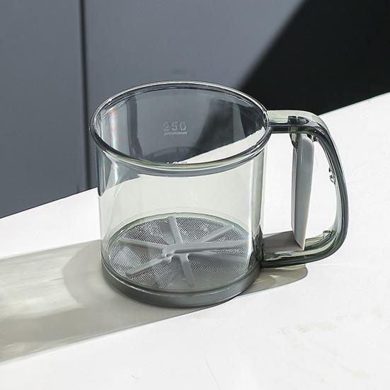 Handlicher Mehl-Sieb Transparenter Lebensmittel-Kunststoff Manuelles Mehl-Sieb Doppelschichtige Messbecher Mehl-Sieb zum Backen Puderzucker Kakao Matcha