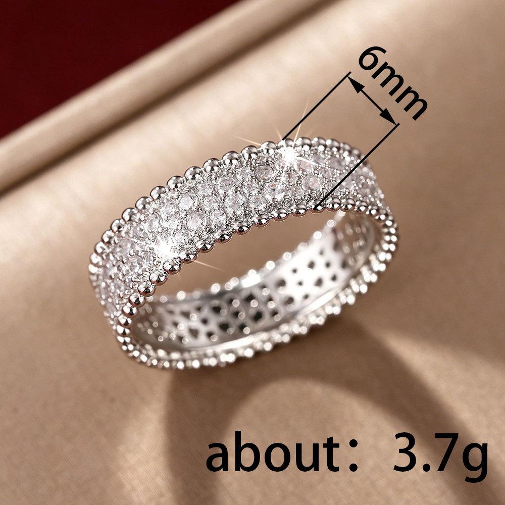 Light Luxury Staggered Zircon Ring for Women, Daily Commuting European and American Style Jewelry, the Ring Is Super Popular