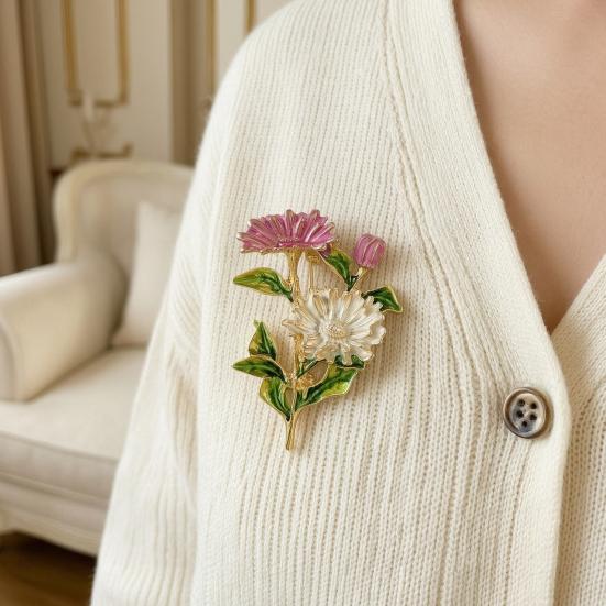 Brosche Pin Emaille-Farbe Drei Chrysanthemen Design Zinklegierung Pin Mäntel Anzüge Pullover Kleider Abzeichen Partyzubehör
