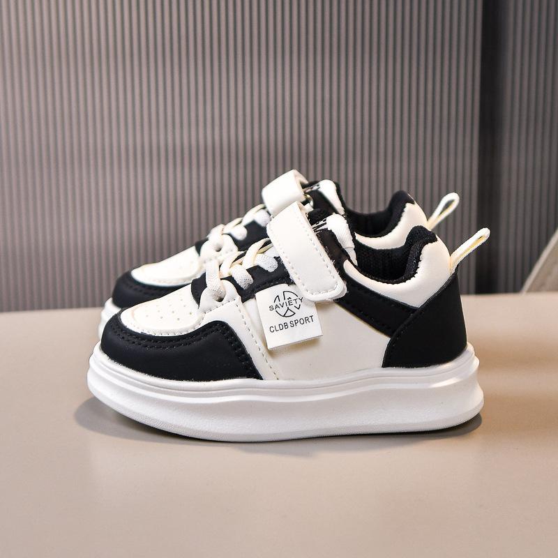 Classmates Girls Spring and Autumn 2025 New Leather Children's Board Shoes Sports Little White Shoes Medium and Small Children's Boys Board Shoes