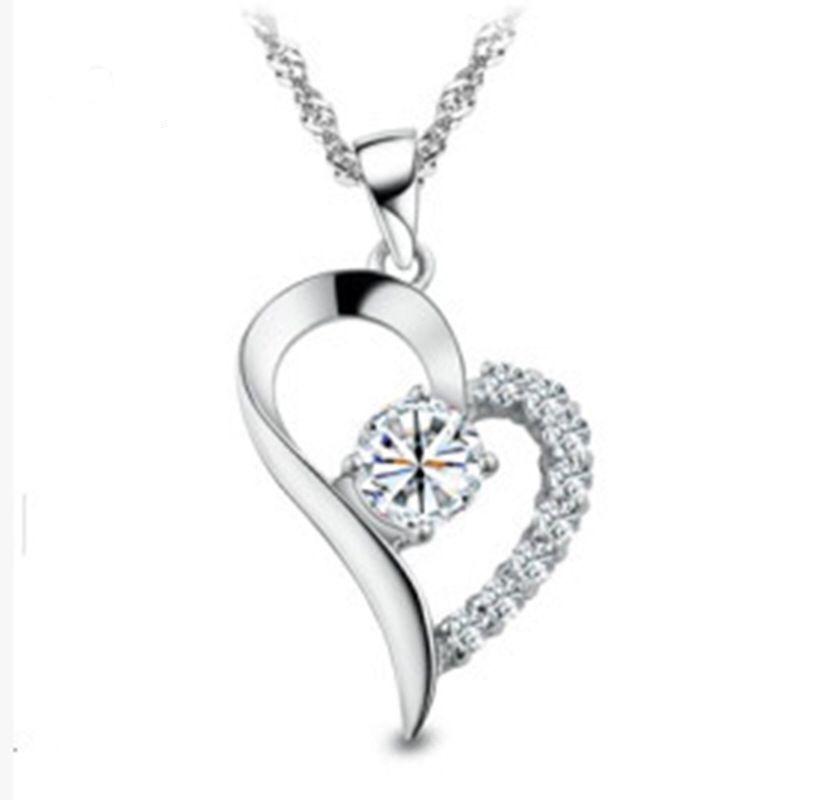 

Ши Хунъюань Элегантное колье с бриллиантом «Поцелуй сердца»