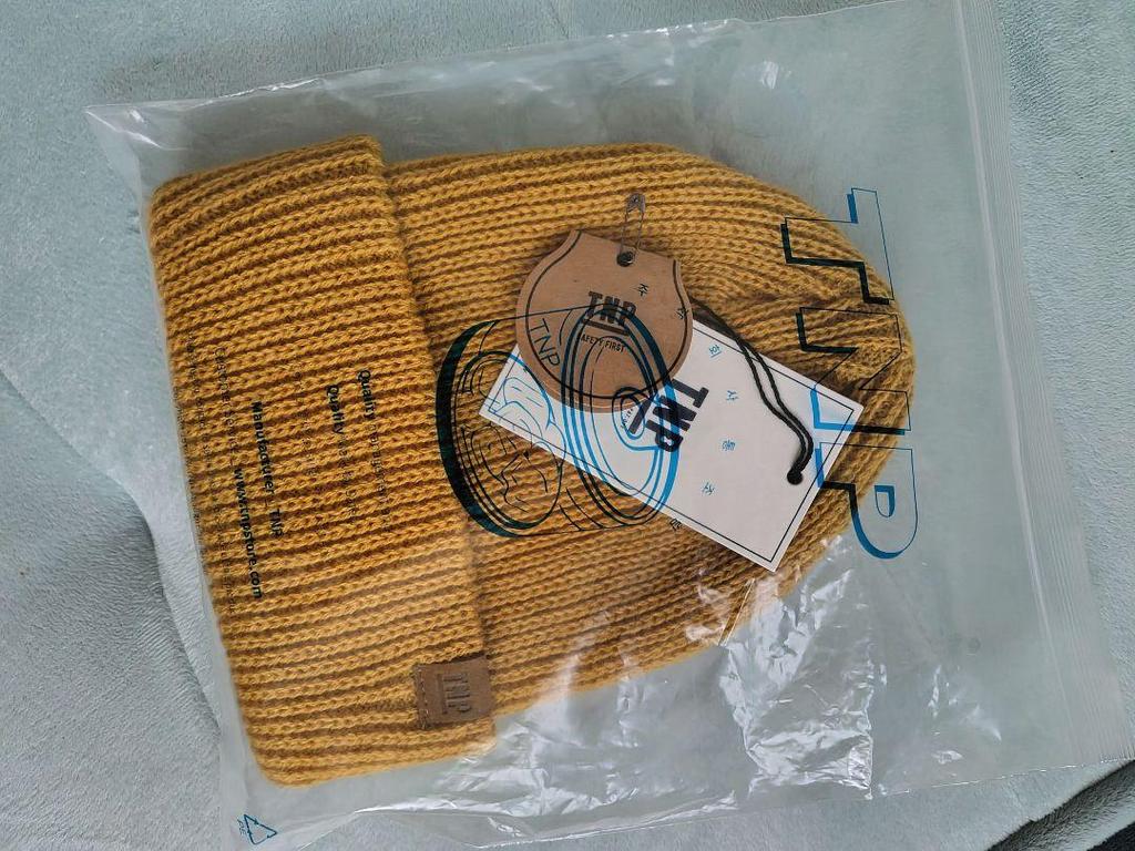 [USED] Knit Hat Worn by V and IEN