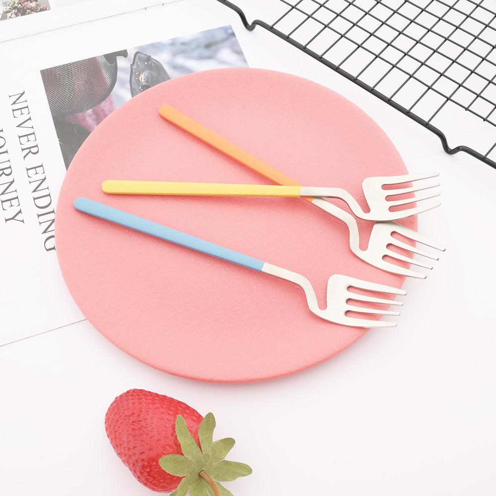 Newest Orange Silver 304 Stainless Steel Dinnerware High Quality 24Pcs Cutlery Set Matte Blue Flatware Knife Fork Spoon Hanging Tableware Set
