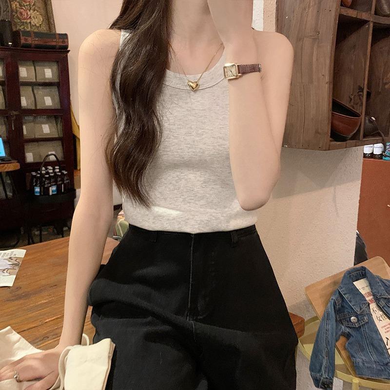 Wearing A Camisole Vest on The Outside, A Female Summer Anti-naked Skinny Sleeveless Shirt with A Solid Color Inner Top