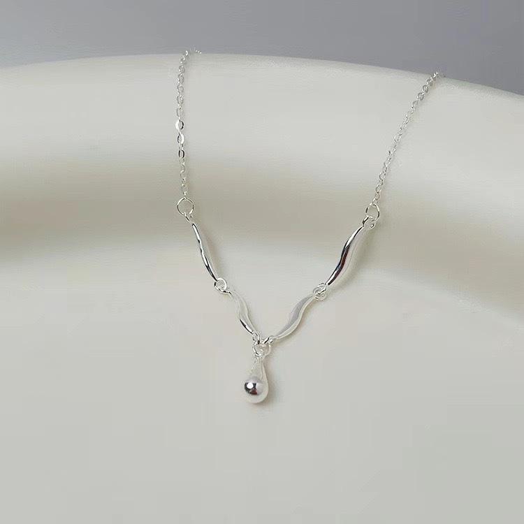 

Ожерелье с каплями воды, женское, легкое, роскошное, простое, платье, цепочка на шею, свежий и элегантный дизайн, универсальная, нишевая, свитерная цепочка