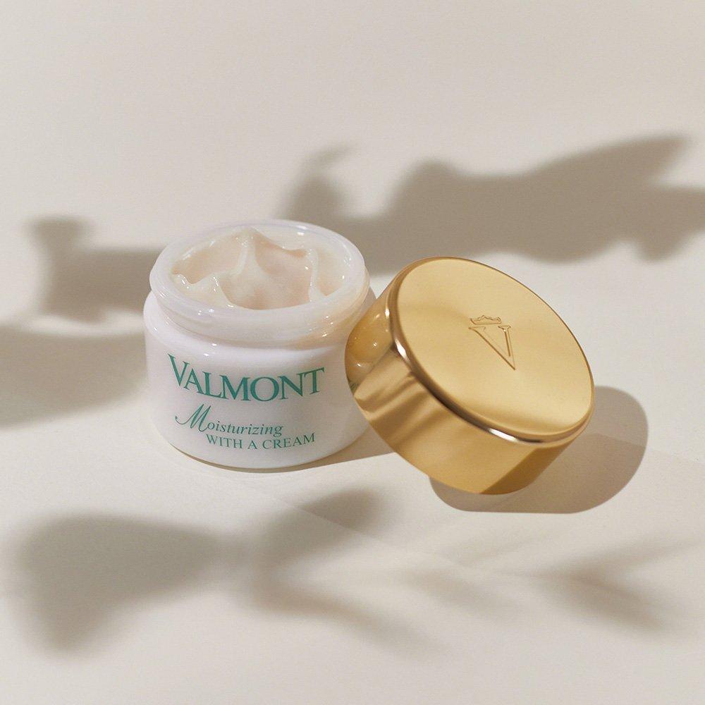 Moisturizing With a Cream (Moisture Amplifying Cream) 50ml