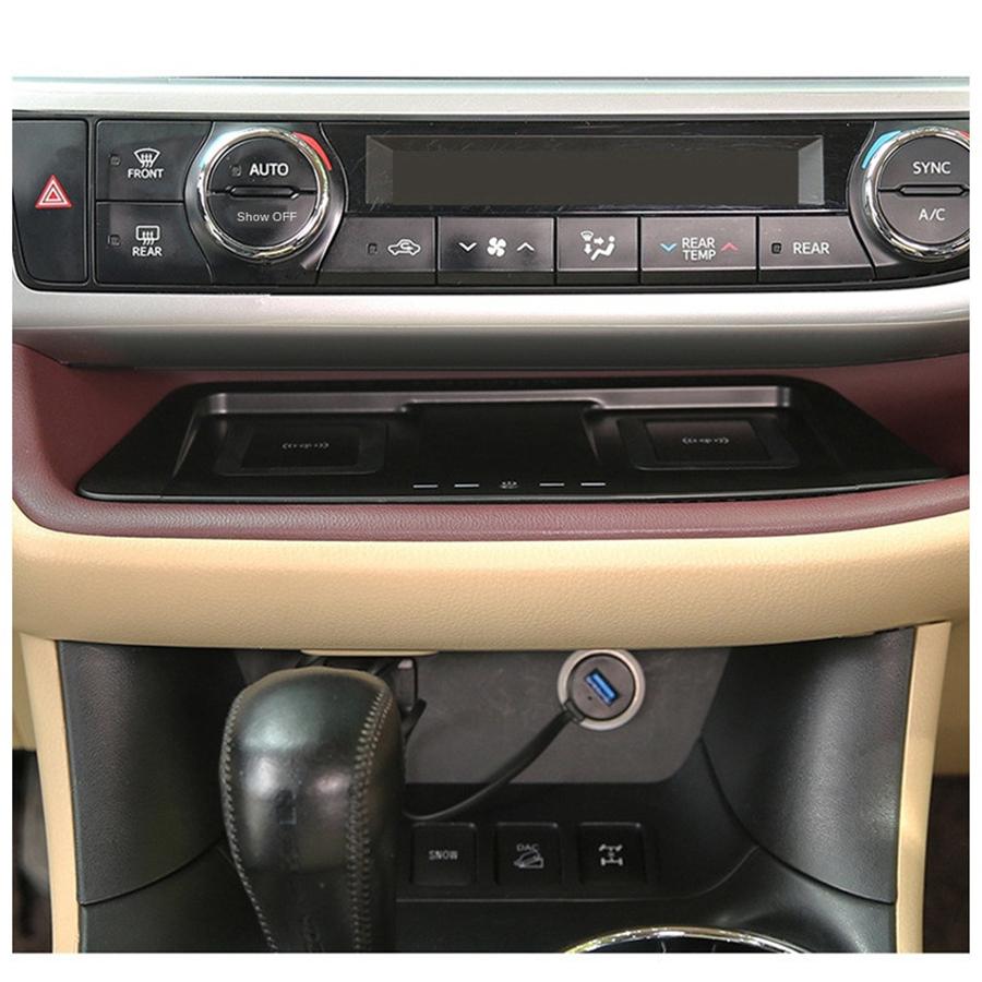 LHD Car Accessories 10W QI Wireless Mobile Charging Plate For Toyota Highlander 2015-2018 2019 Console Cell Phone Charger Pad