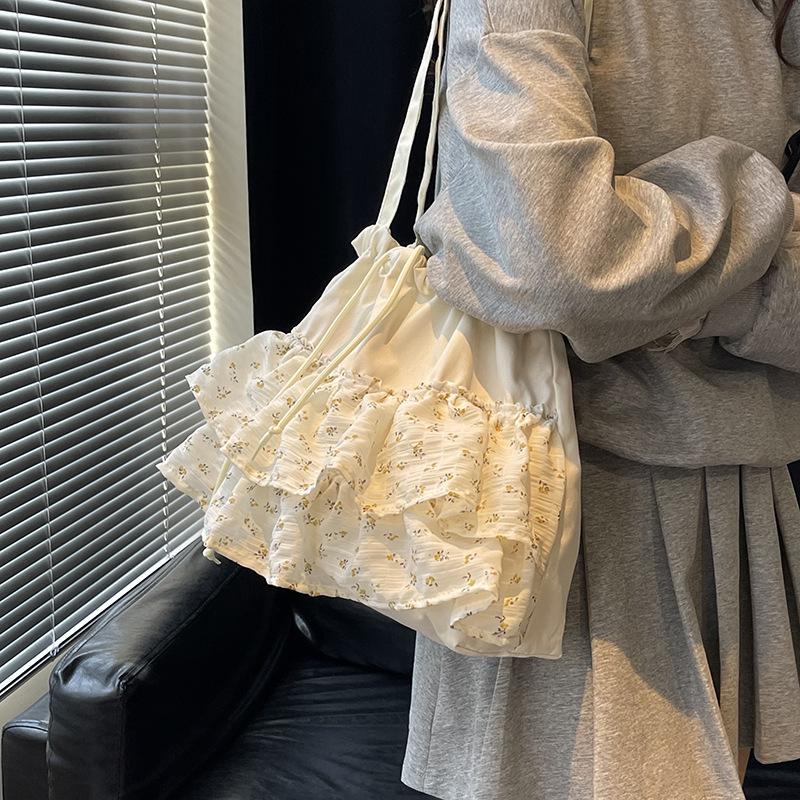 Summer Niche Fresh and Sweet Fashion Niche Women 2025 New Fashion Foreign Style Large Capacity Commuter Tote Bag