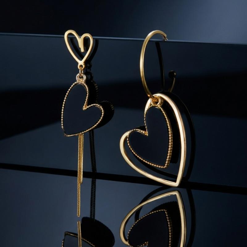 New Asymmetrical Love Heart Tassel Drop Earrings for Women Temperament Black Long Dangle Earring Party Daily Wear Jewelry Gift