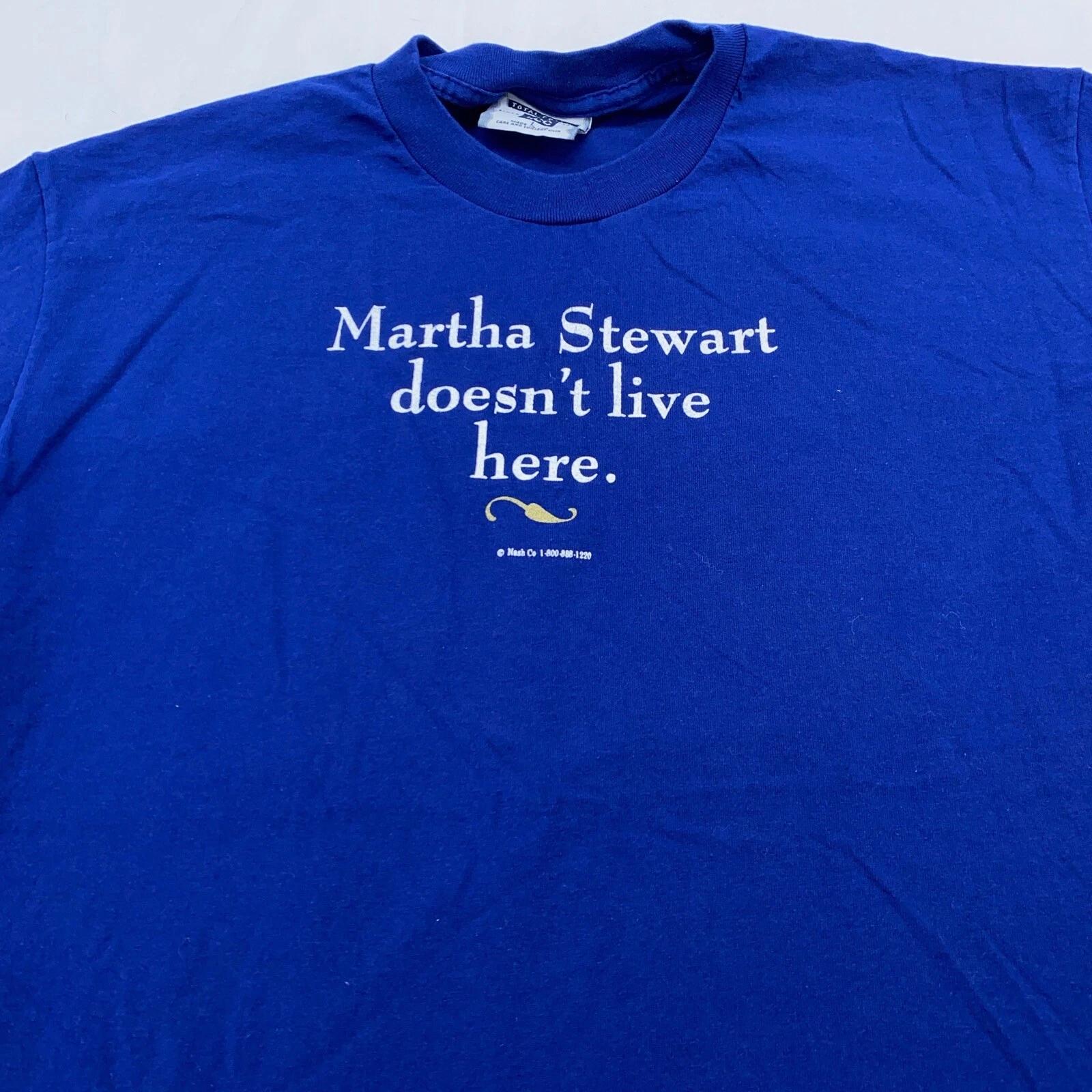 

vintage 90s MARTHA STEWART DOSENT LIVE HERE T-Shirt LARGE funny joke S
