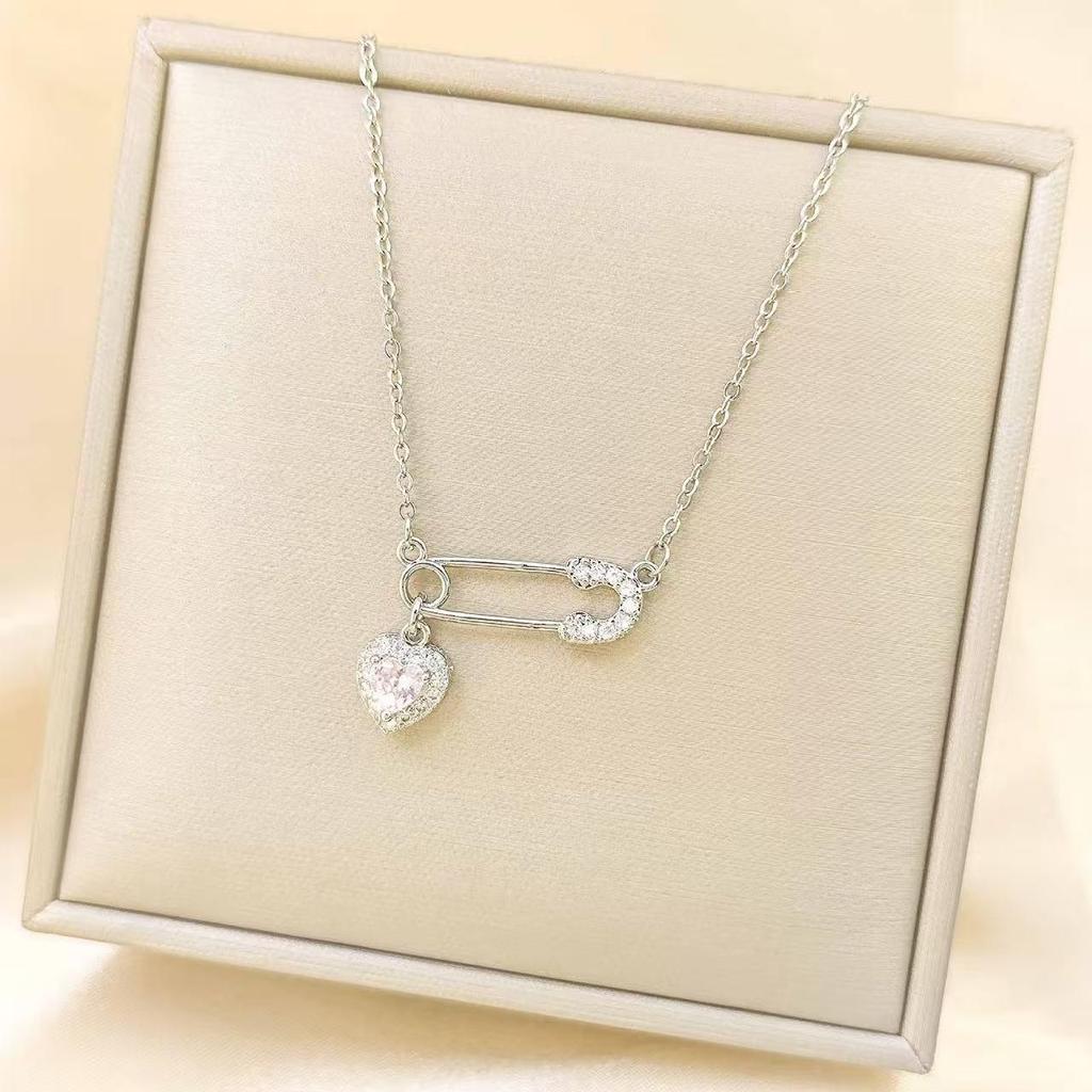 Heart Design Titanium Steel Necklace for Women - Elegant Korean Style with Full Diamond Accents