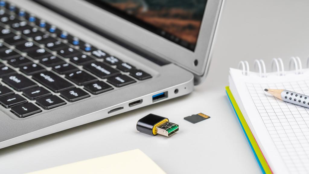 Rebel Comp R60 USB 2.0 480Mb/s Mini Micro SD Card Reader