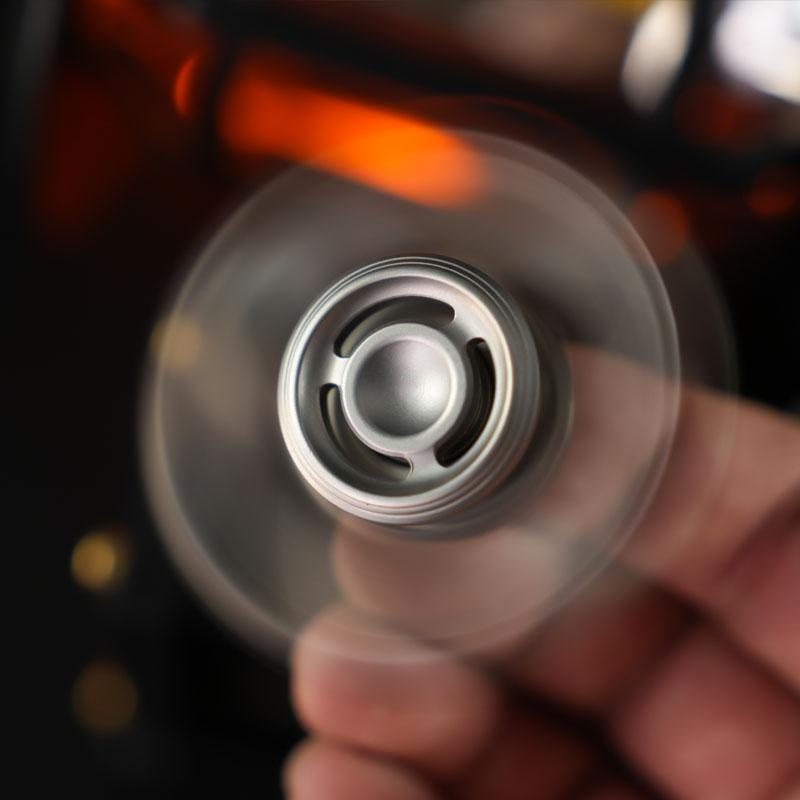 Fidget Spinner Manuale in Acciaio Inossidabile Miglior Trottola Rotante in Metallo per Punta delle Dita Punta Giroscopio EDC Giocattolo per Alleviare lo Stress Adulti Anti Ansia