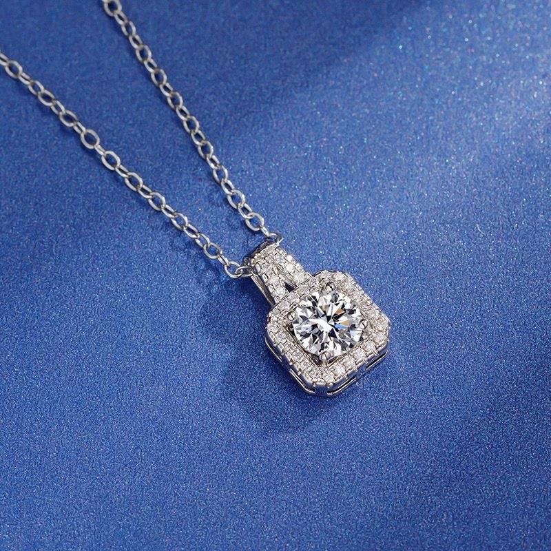Conjunto de Joyería Clásico de Plata de Ley con Circonita Cúbica - Collar, Pendientes y Anillo
